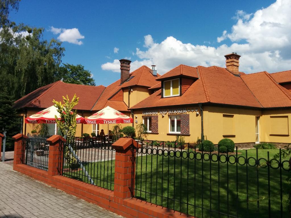 Hotel Pensjonat Nad Jeziorem Myślibórz Esterno foto