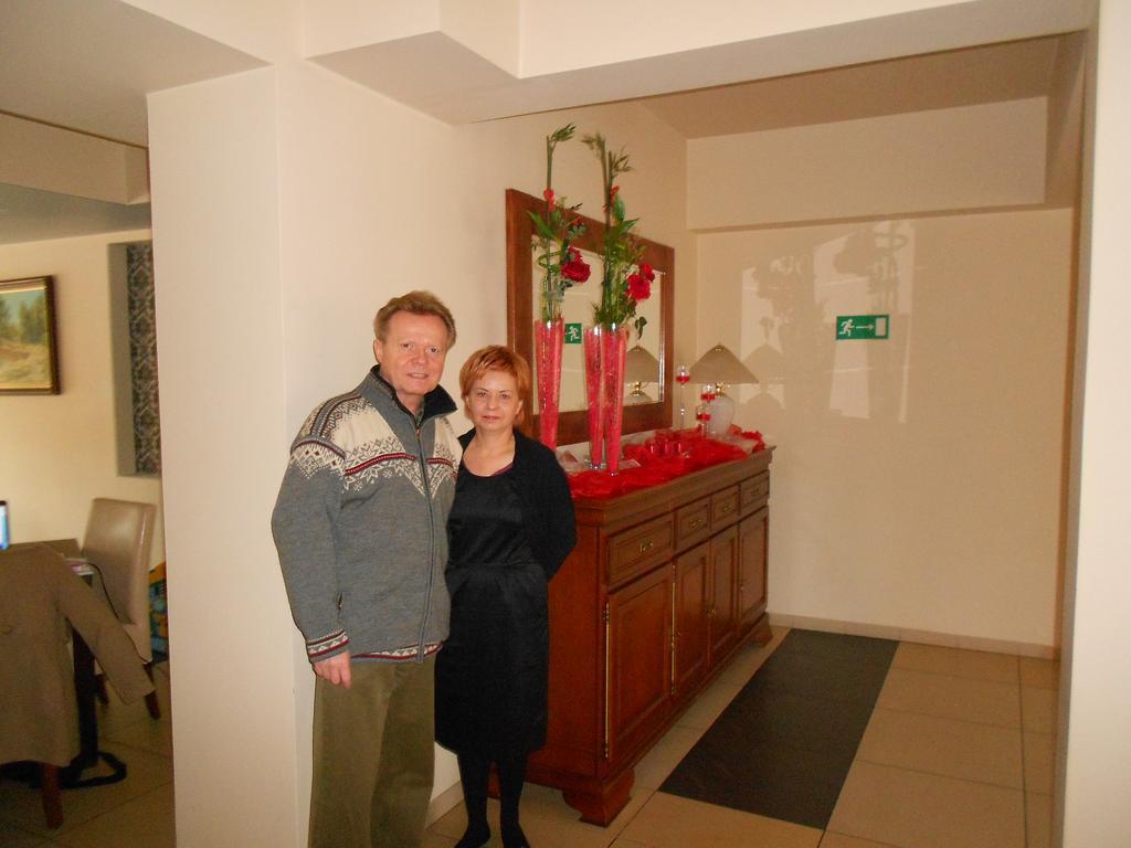 Hotel Pensjonat Nad Jeziorem Myślibórz Esterno foto