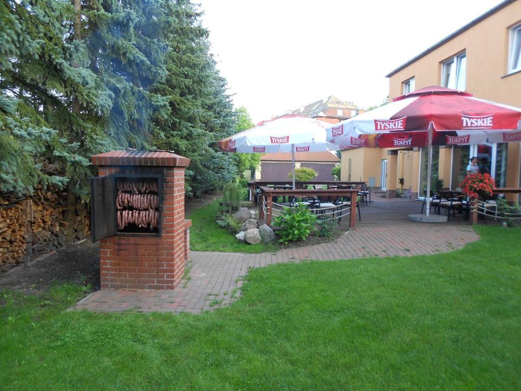 Hotel Pensjonat Nad Jeziorem Myślibórz Esterno foto